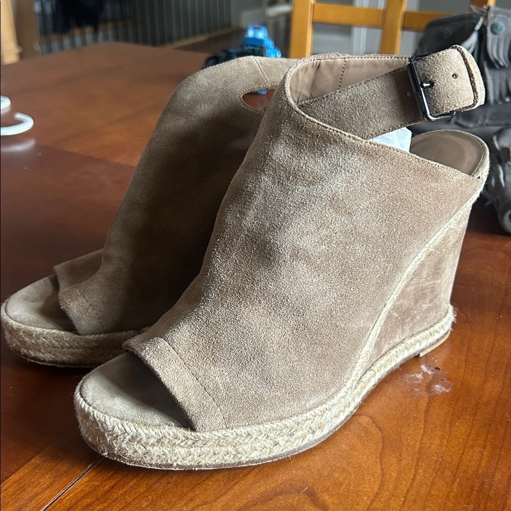 Vince Espadrille Wedges Women 10 Evangeline Taupe Tan Peep Toe Suede Ankle Strap